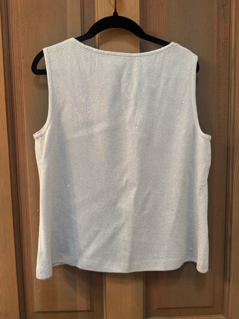 St. John Light silver Shimmer Paillettes Knit Light Sleeveless Top Size M - Picture 3 of 11